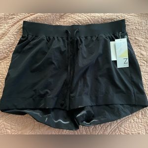 Z by Zella Take a Hike Shorts